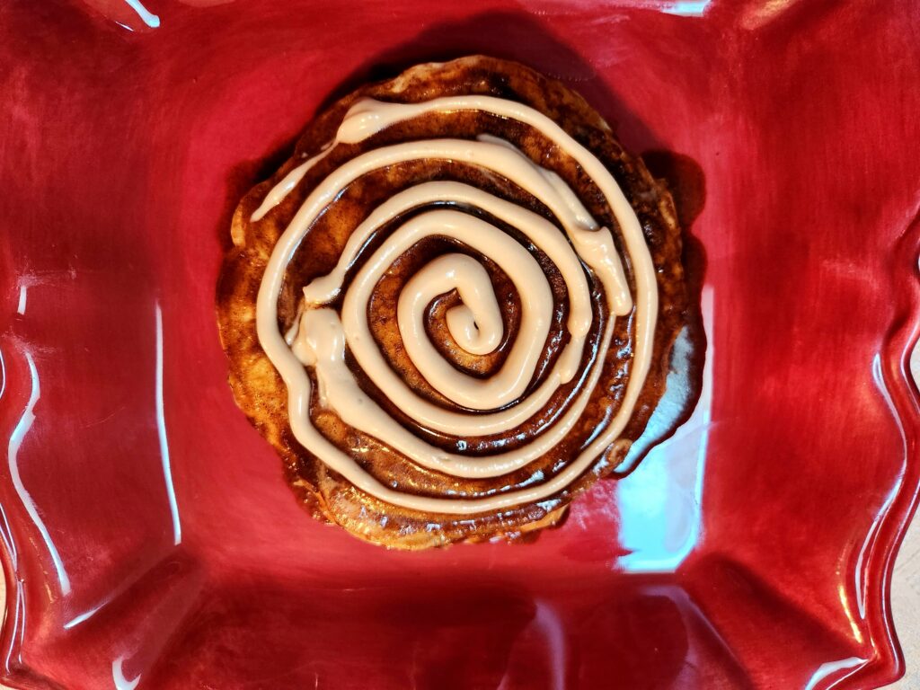 Cinnamon_roll_pancakes